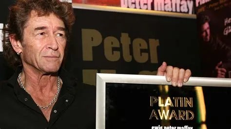  Der Goldene Schallplatte - Peter Maffay receives prestigious award amidst controversies!